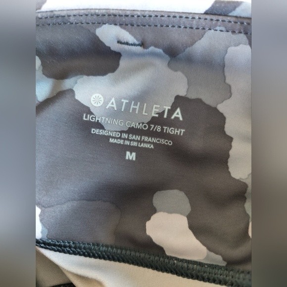Athleta Lightning Camo 7/8 Tight , Gray Camo size M - Picture 3 of 8